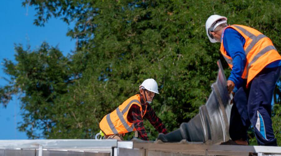 Professional residential roofers in Edwardsport, IN
